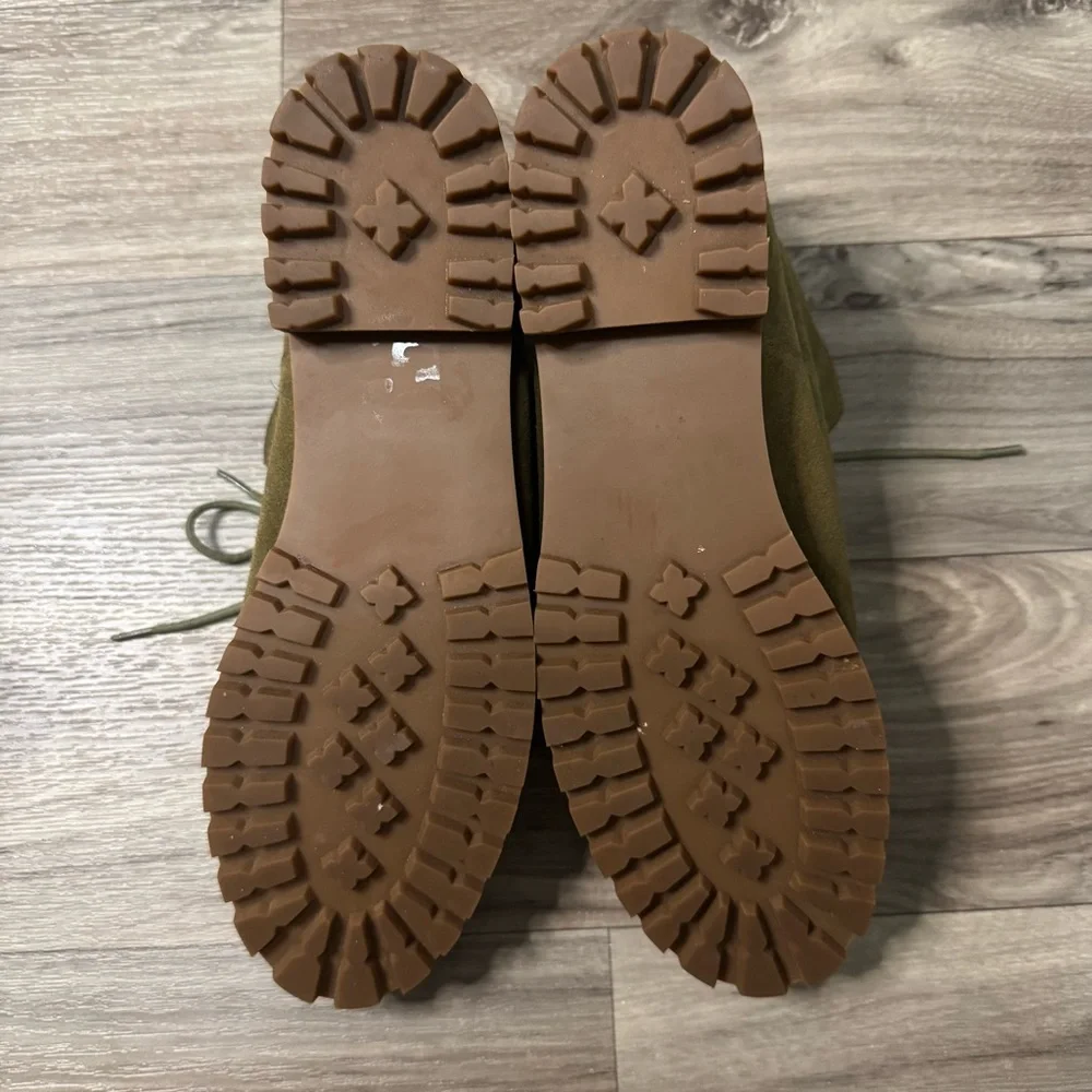 Madewell The Wren Suede Lace Up Rubber Lug Sole Boots in Golden Spinach Size 10